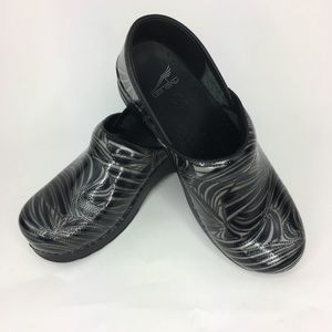 Women’s Dansko Nursing Clogs Size 39